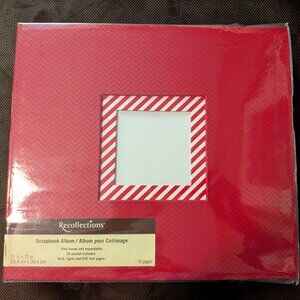 NWT Red & Green Scrapbook or Photo Album, 11 top load pages, Title insert slot